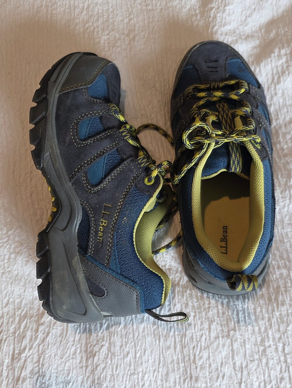 L.L.Bean Kids Trial Model Blue & Lime Low Sneaker Hiking Shoes. Size 4.